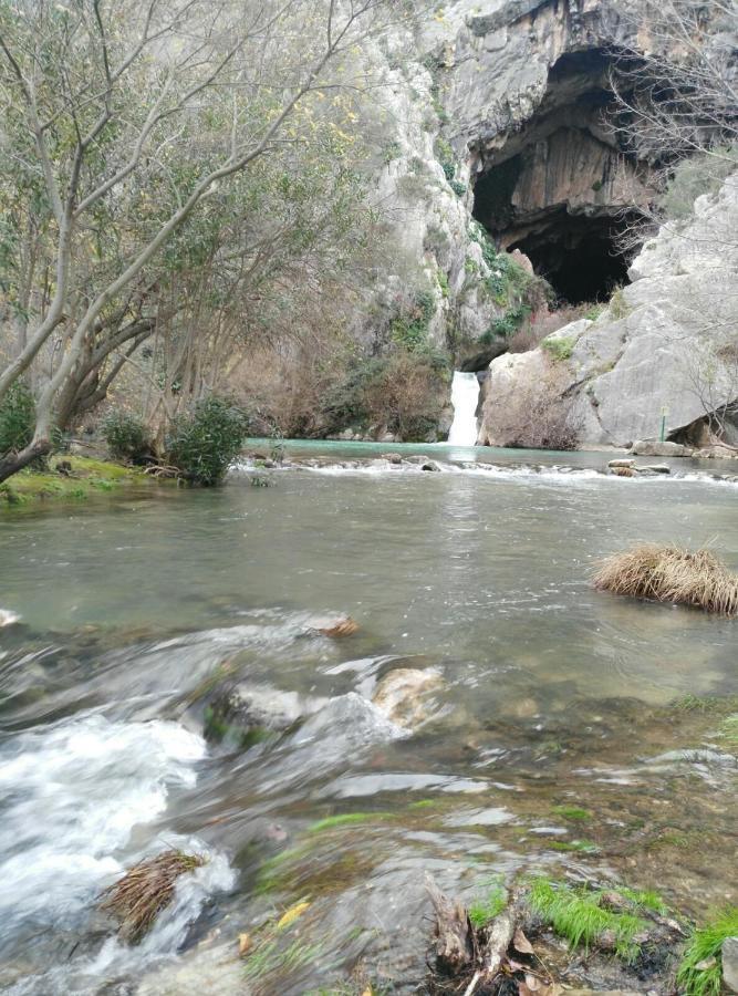 Casa Rural Las Rosas De เบเนาจ์อัน ภายนอก รูปภาพ