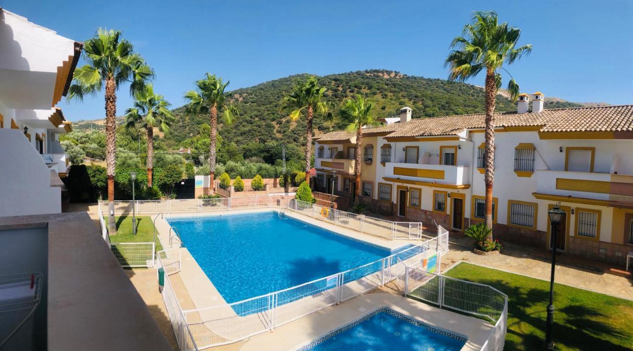 Casa Rural Las Rosas De เบเนาจ์อัน ภายนอก รูปภาพ