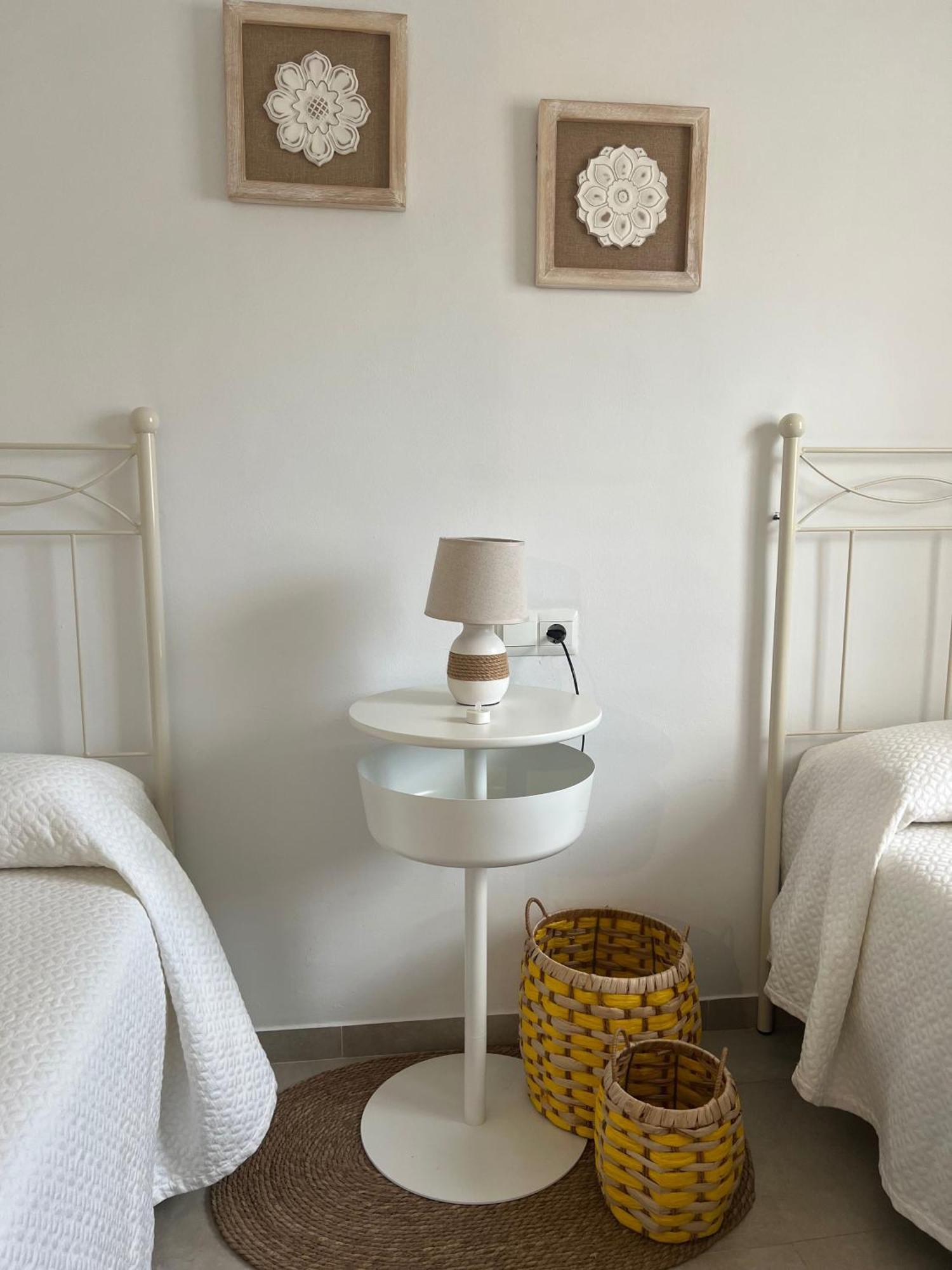 Casa Rural Las Rosas De เบเนาจ์อัน ภายนอก รูปภาพ